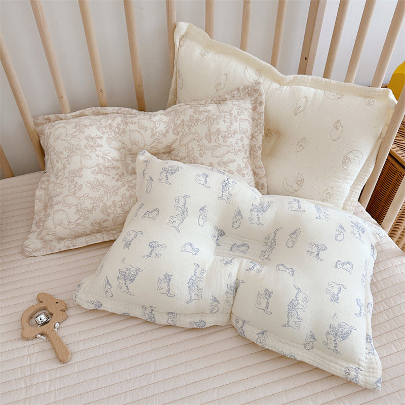 Dream Kitty Neutral Cotton Crib Quilt