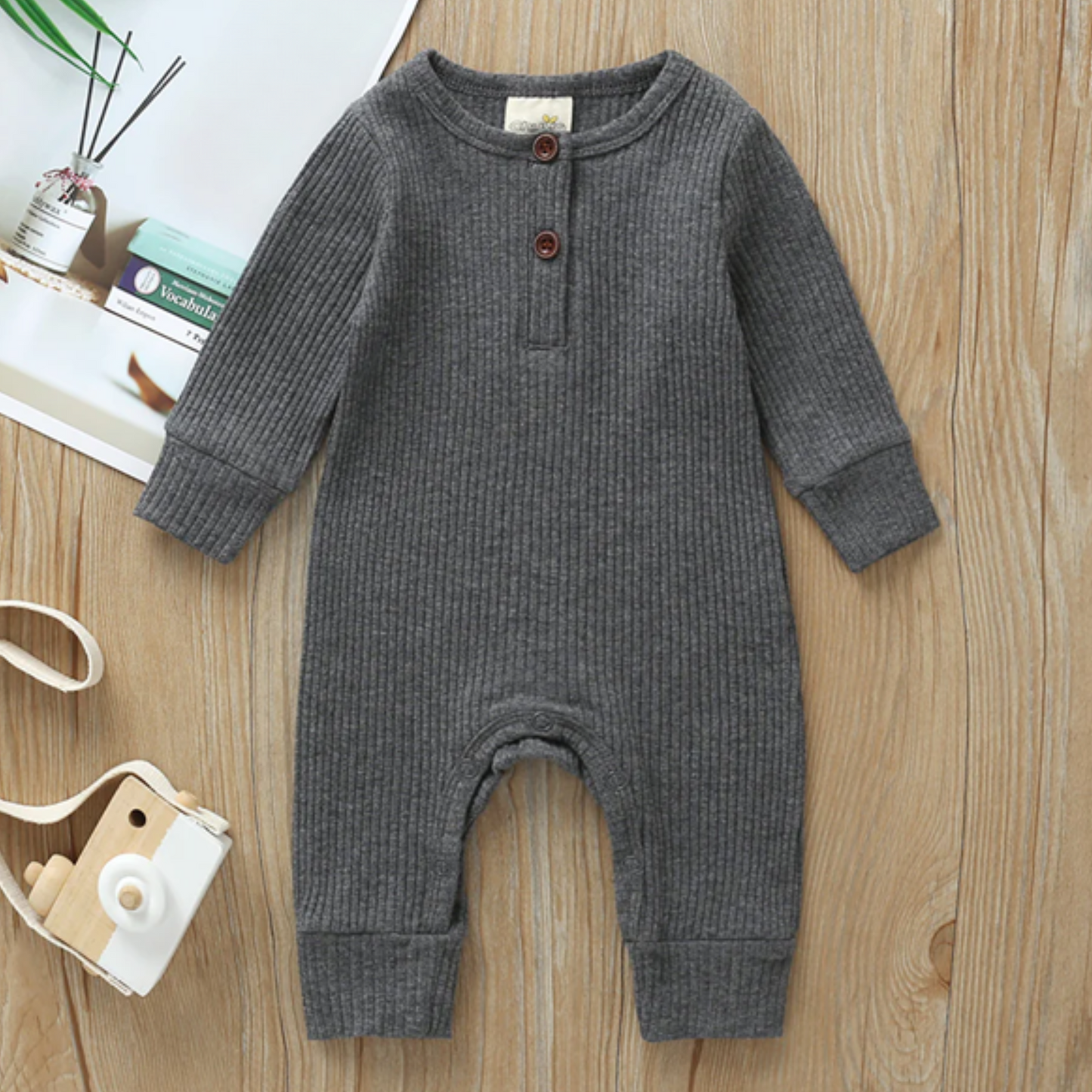Sweet Dreams Newborn Gift Set (2 rompers, cotton blanket, 5 pairs of socks)