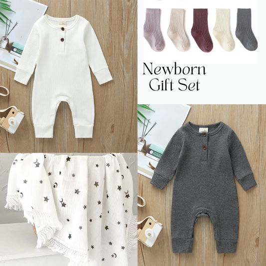 Sweet Dreams Newborn Gift Set (2 rompers, cotton blanket, 5 pairs of socks)