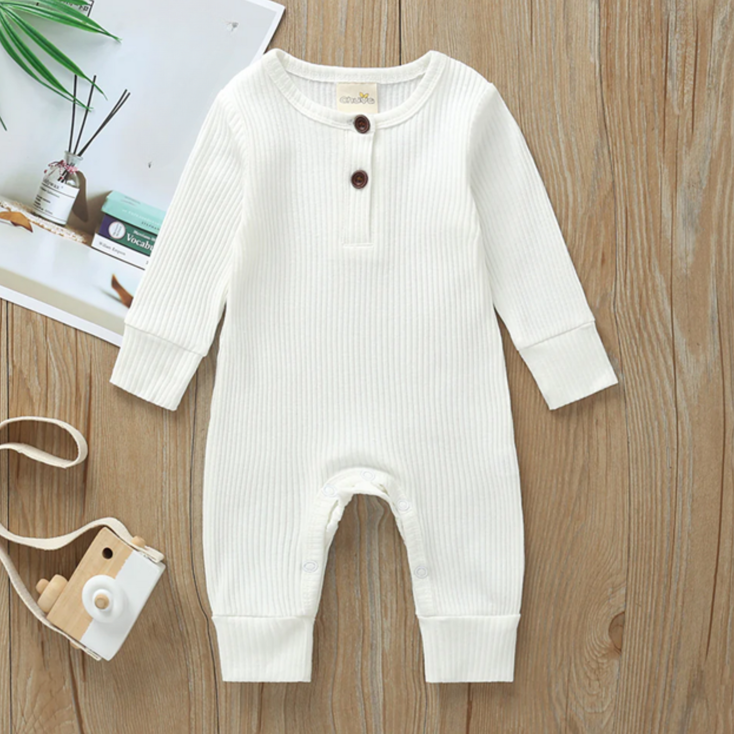 Sweet Dreams Newborn Gift Set (2 rompers, cotton blanket, 5 pairs of socks)